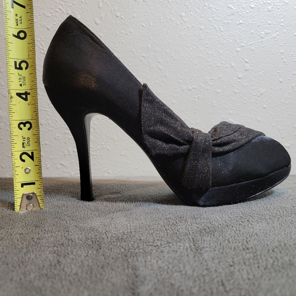 Caparros sz9 Odessa Black Satin Peep Toe  Platform Stiletto Evening Pumps Shoes - Picture 2 of 4